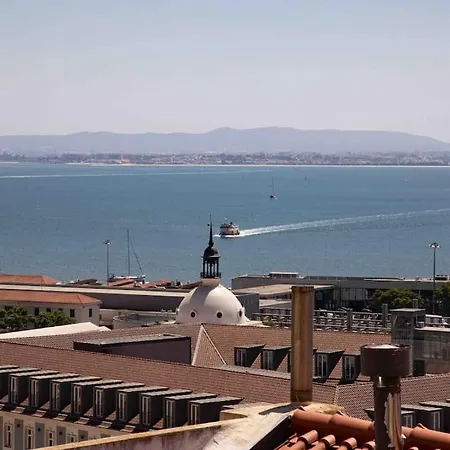 Historical 3 Bedroom Duplex In * Lisboa