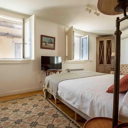 Historical 3 Bedroom Duplex In Lisboa