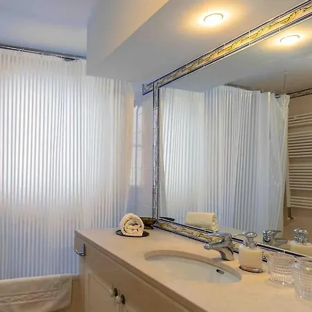 Historical 3 Bedroom Duplex In Appartamento Lisbona