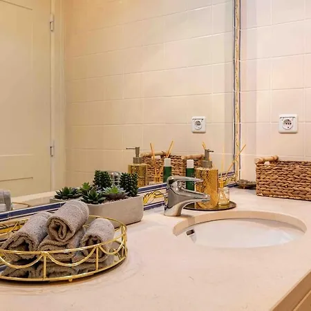 Historical 3 Bedroom Duplex In * Lisbona