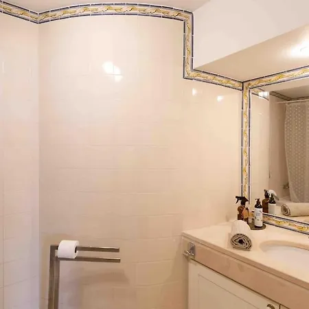 Apartament Historical 3 Bedroom Duplex In
