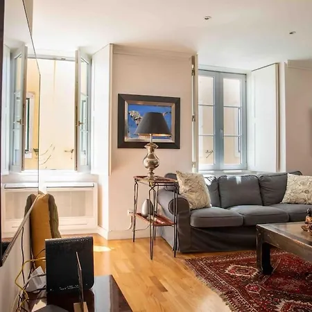 Historical 3 Bedroom Duplex In * Lisbona