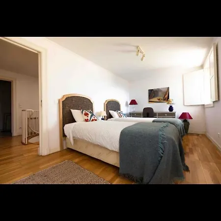 Historical 3 Bedroom Duplex In Lisbona